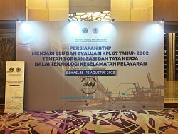 KEMENHUB, Santika Premier Harapan Indah